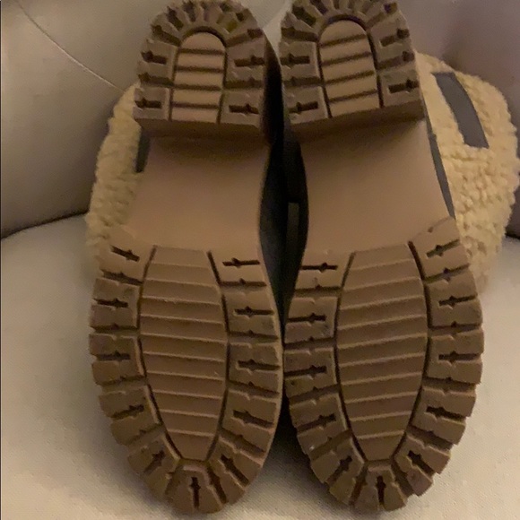 Olive green booties - Picture 6 of 6